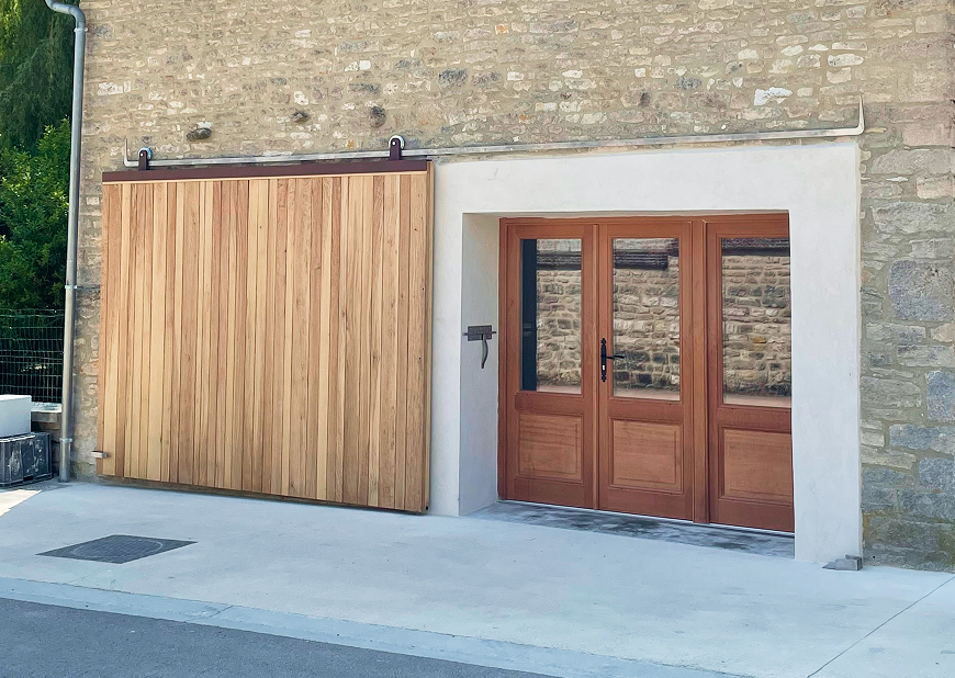 Porte d’entrée sur mesure en bois